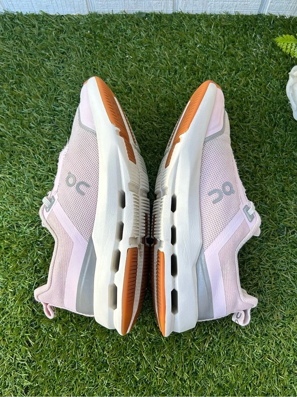 On Running Cloudnova Peony | Iceberg  $130 size kid 2 preowned